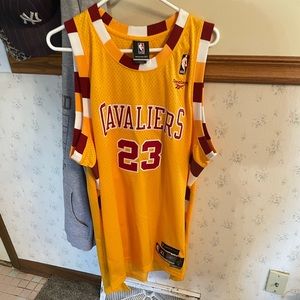 Cavaliers James jersey